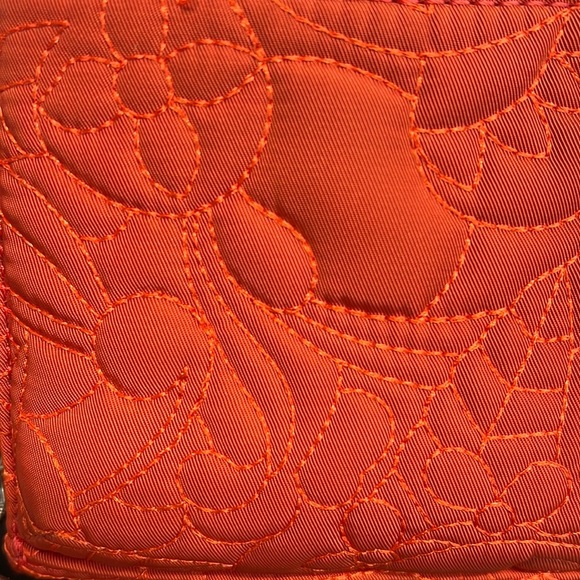 Sakroots | Cyan Smart Phone Crossbody/Wallet/Wristlet ~ Made Recycled Bottles ♻️ - Picture 3 of 14